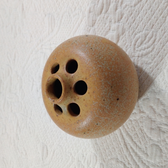 Handcrafted Ceramic Flower Frog Pottery - Picture 1 of 10